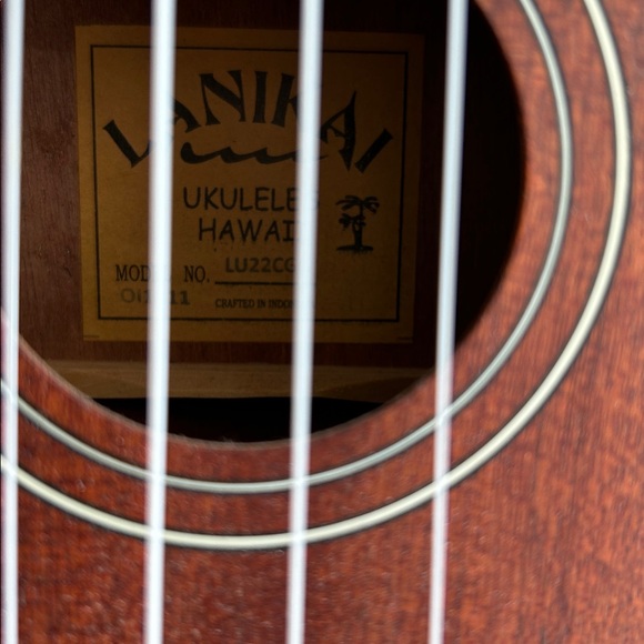 Lanikai LU22CGC Standard Concert Ukulele - Picture 5 of 10